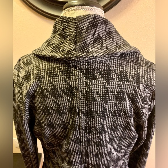 LN DARLING COLDWATER CREEK PEPLIN LONG SLEEVE JACKET. SAYS SZ XS BUT IS A SM. - Picture 6 of 8